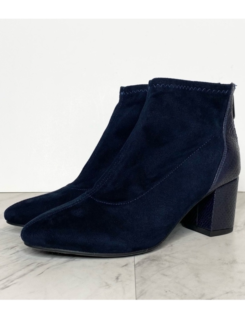 New! Bandolino Louna 2 Blue Faux Suede Bootie 5 1/2M